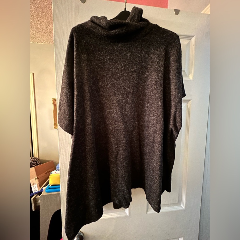 Grey Gap Poncho size XS